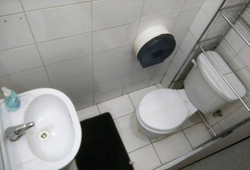 מיטה בחדר משותף, Santiago Backpackers