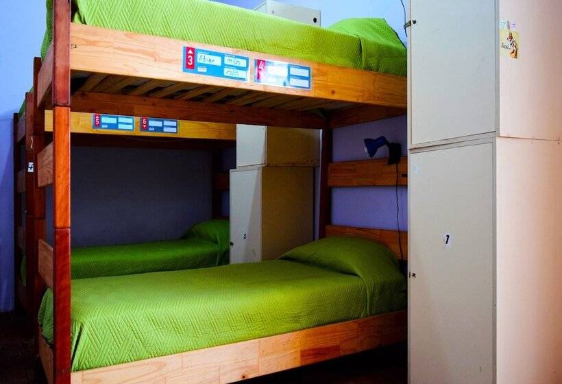 מיטה בחדר משותף, Santiago Backpackers