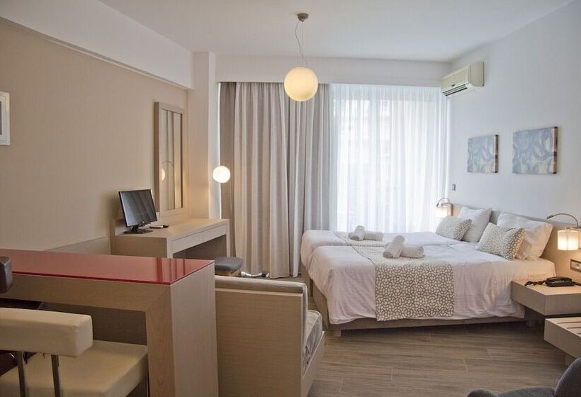 스탠다드 스튜디오, Christina