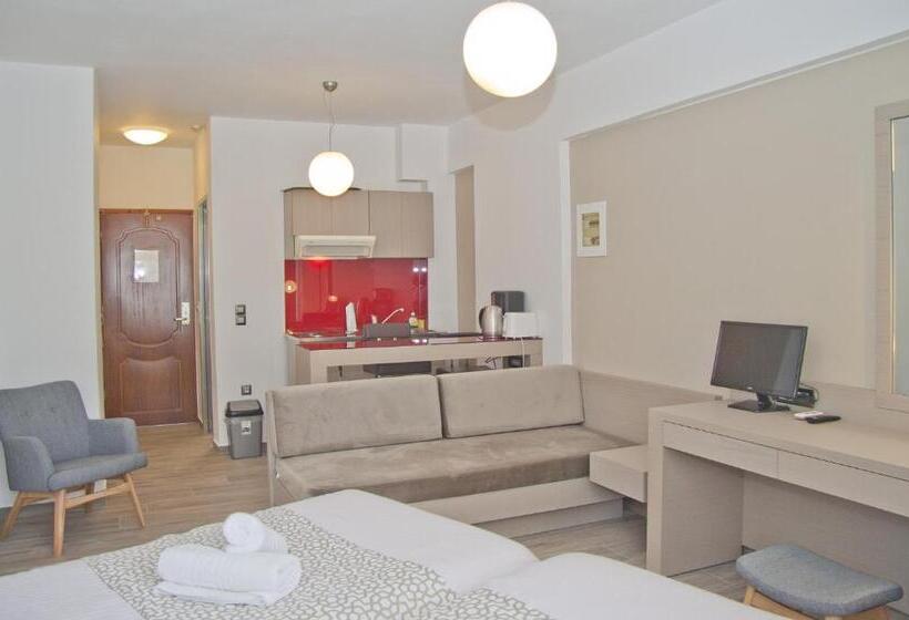 스탠다드 발코니 스튜디오, Christina