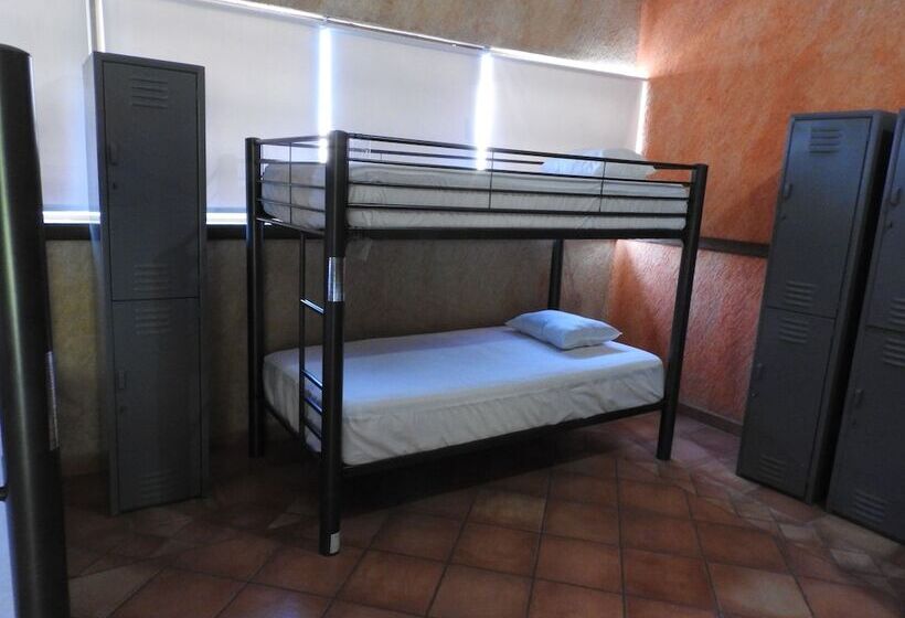 מיטה בחדר משותף, Hostal San Jemo León   Hostel