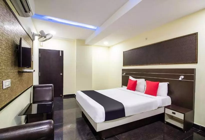 اتاق لوکس سه تخته, Capital O Sri Navya Grand Near Nexus Hyderabad
