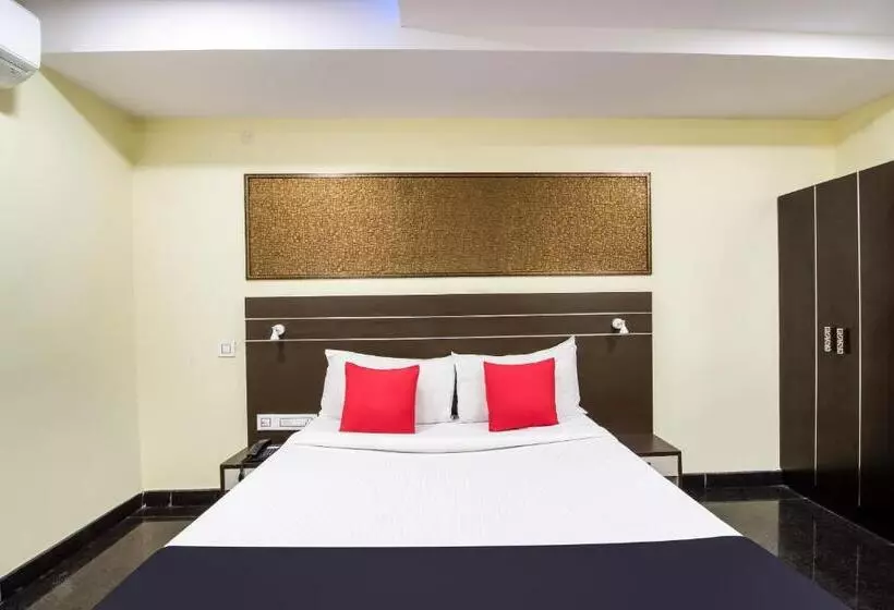 اتاق لوکس سه تخته, Capital O Sri Navya Grand Near Nexus Hyderabad