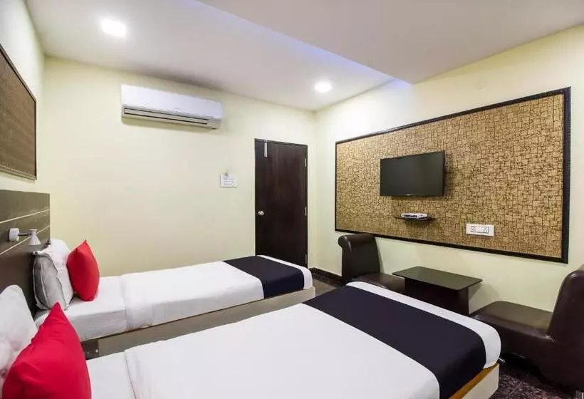 اتاق لوکس سه تخته, Capital O Sri Navya Grand Near Nexus Hyderabad