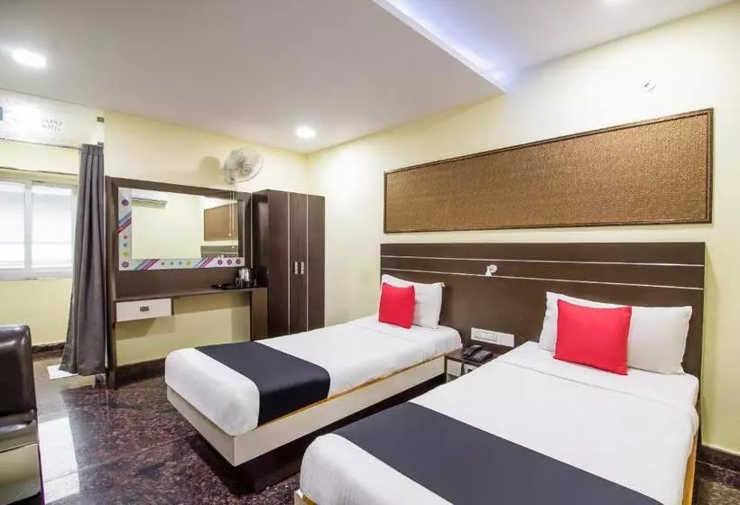 اتاق لوکس سه تخته, Capital O Sri Navya Grand Near Nexus Hyderabad
