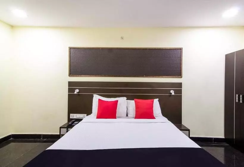 اتاق لوکس سه تخته, Capital O Sri Navya Grand Near Nexus Hyderabad