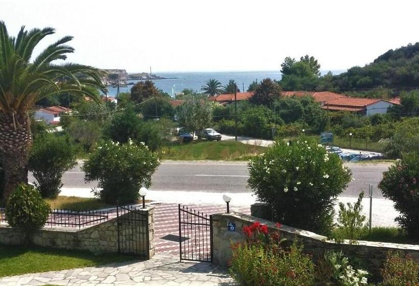 غرفة قياسية مطلّة علي البحر, Ermioni