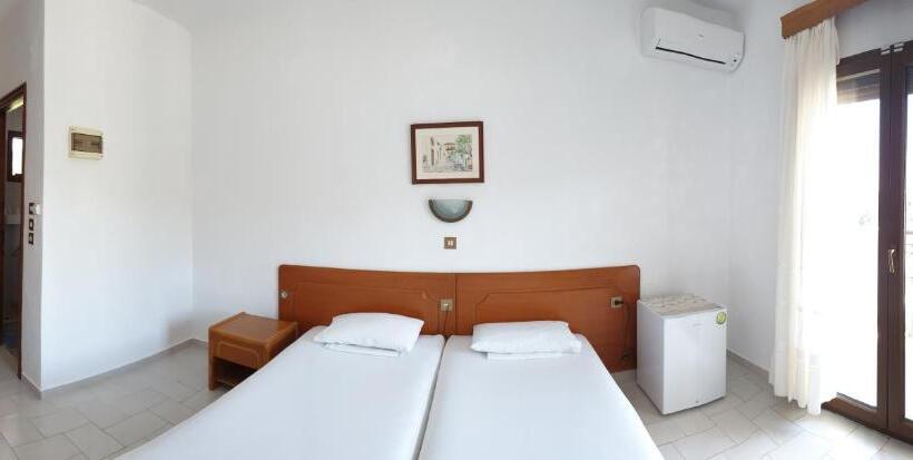 غرفة قياسية مطلّة علي البحر, Ermioni