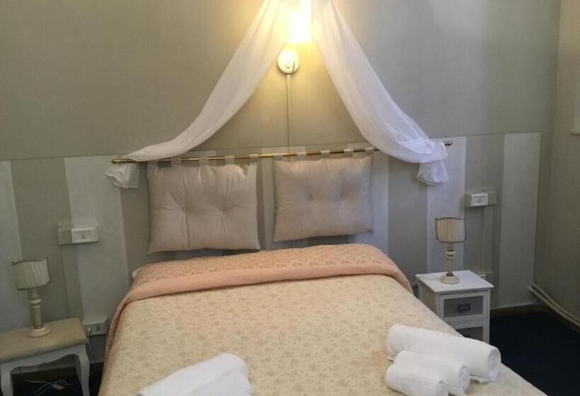 اتاق اکونومی, Guest House Santa Giustina Lucca Centro Storico