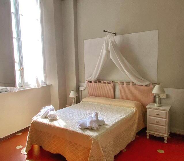 Familie Værelse, Guest House Santa Giustina Lucca Centro Storico