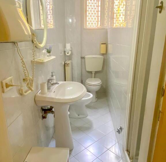 Standard room with outdoor bath, Guest House Santa Giustina Lucca Centro Storico
