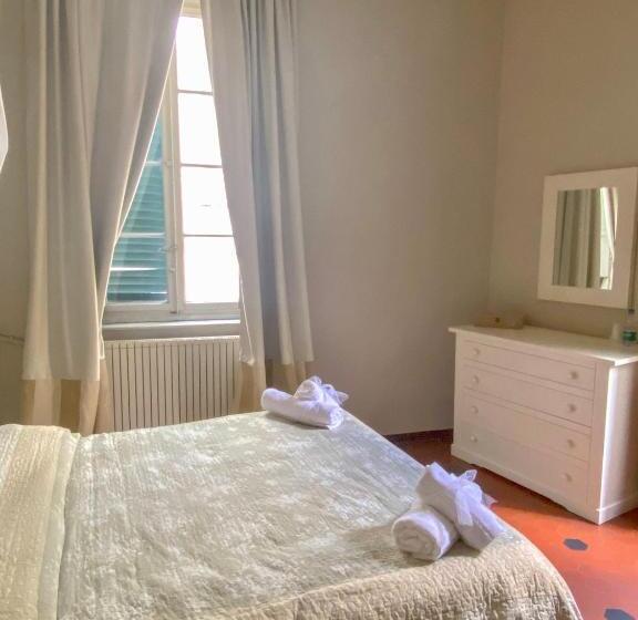 Standard room with outdoor bath, Guest House Santa Giustina Lucca Centro Storico