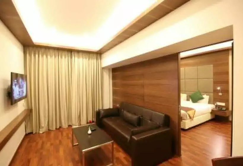 スイート（家族用）, Khanna Fiesta