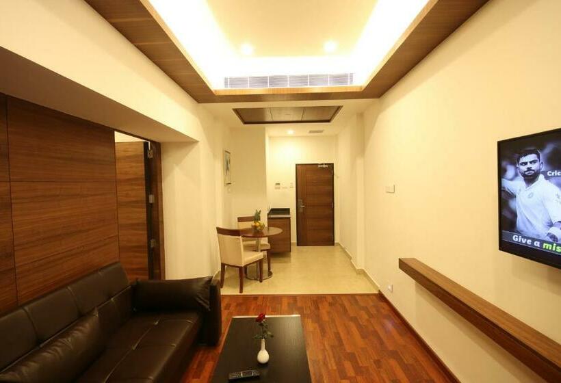 패밀리 스위트, Khanna Fiesta