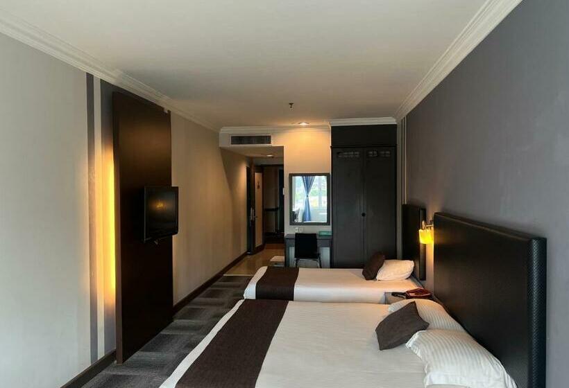 غرفة ديلوكس ثلاثية, Legend Inn Taiping