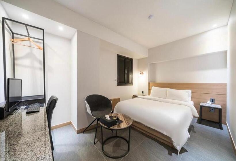 Chambre Standard, Myeongjak