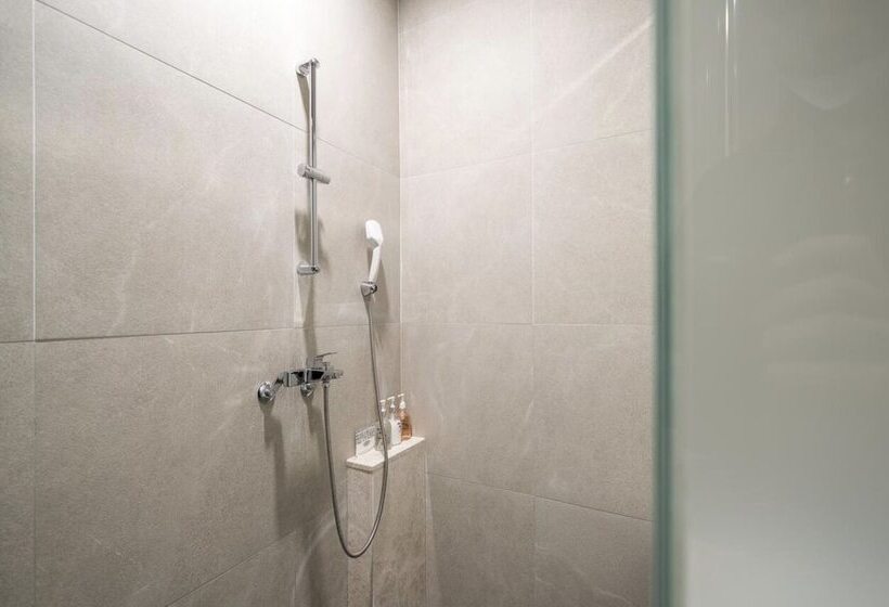 Chambre Standard, Myeongjak