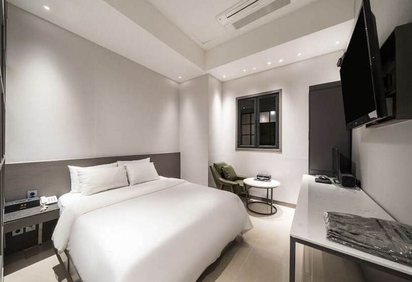 Chambre Standard, Myeongjak