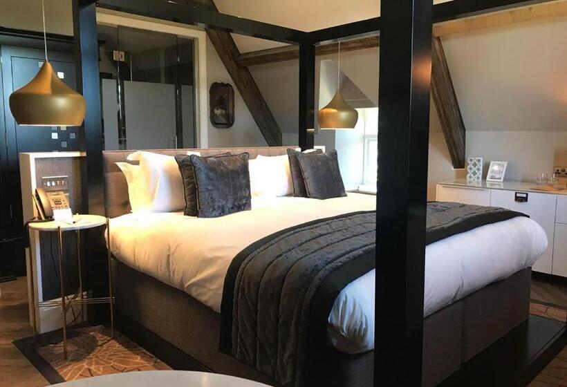 ジュニアスイート, Oddfellows On The Park