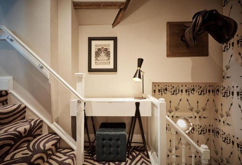 スイート, Oddfellows On The Park