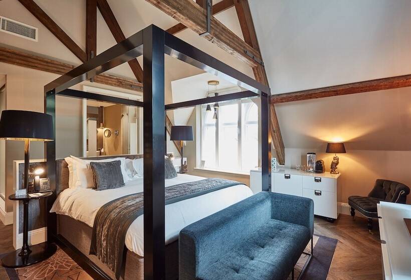 スイート, Oddfellows On The Park