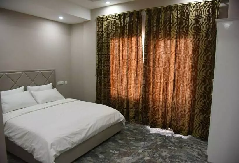 Chambre Deluxe, Reech