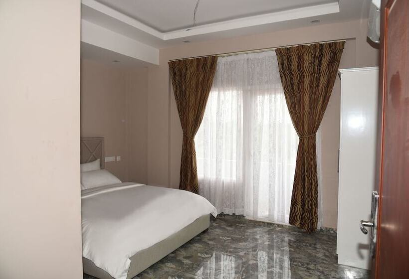 Номер Deluxe, Reech