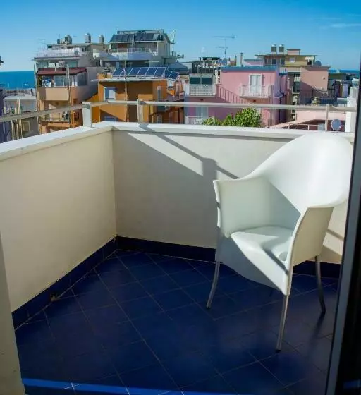 آپارتمان 1 خوابه با چشم‌انداز جانبی دریا, Residence Adriatico