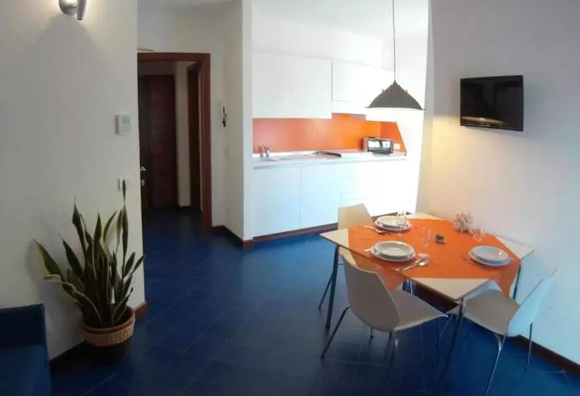 آپارتمان 1 خوابه با چشم‌انداز جانبی دریا, Residence Adriatico
