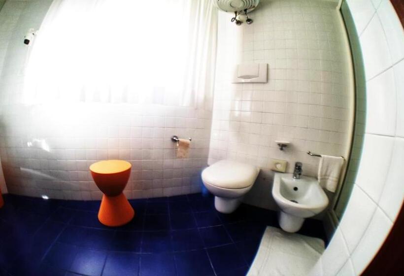 스탠다드 스튜디오, Residence Adriatico