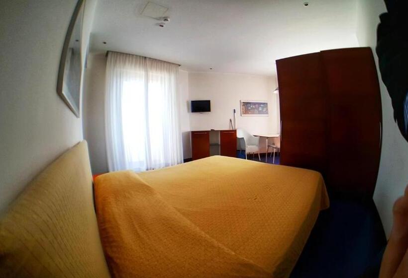 스탠다드 스튜디오, Residence Adriatico