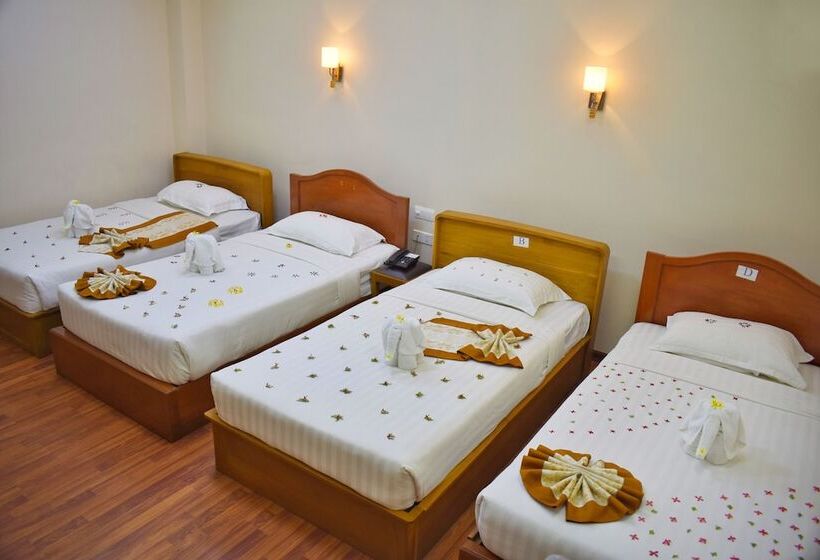 Familien Suite, Shwe Poe Eain