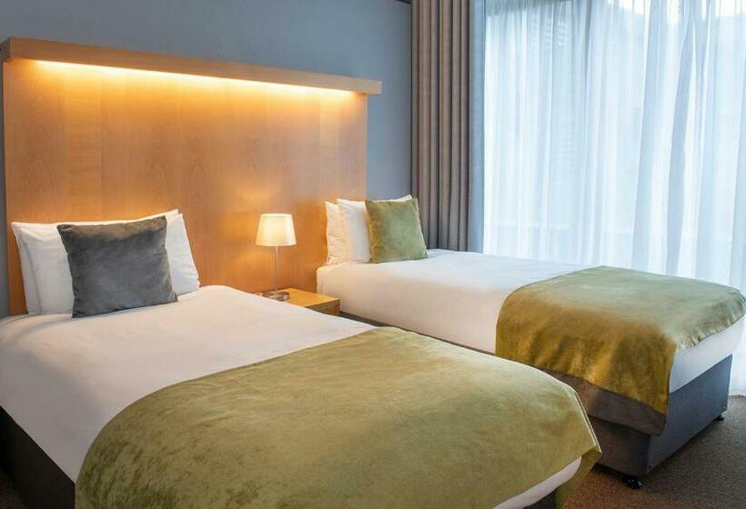 スタンダードルーム, The Jubilee