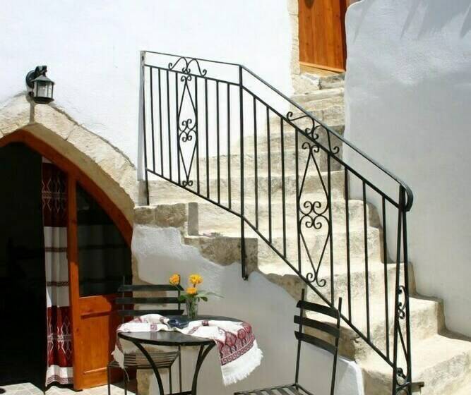 اتاق استاندارد, Vafes Traditional Stone Houses