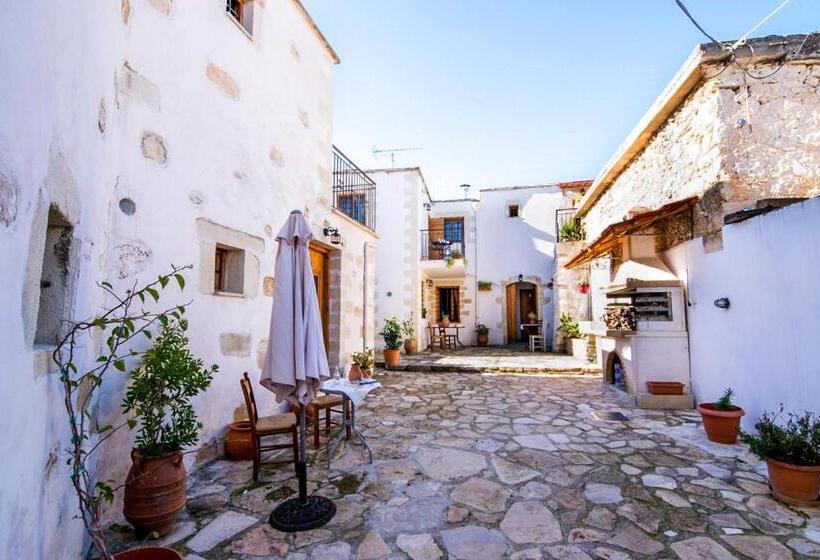 اتاق استاندارد, Vafes Traditional Stone Houses