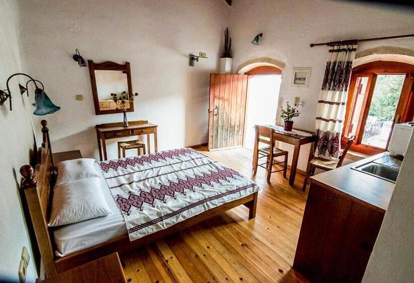 اتاق استاندارد, Vafes Traditional Stone Houses