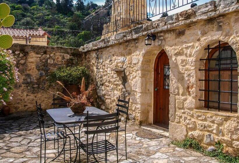 آپارتمان 1 خوابه, Vafes Traditional Stone Houses