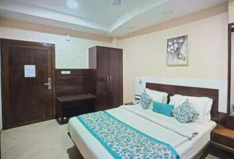 Standard Room, Yois