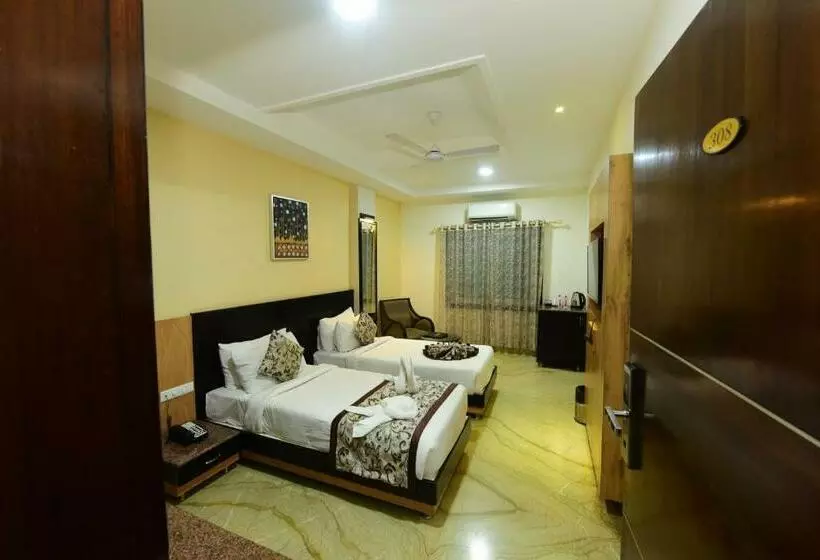 Deluxe Room, Yois
