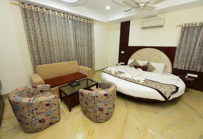 غرفة عائلية, Yois