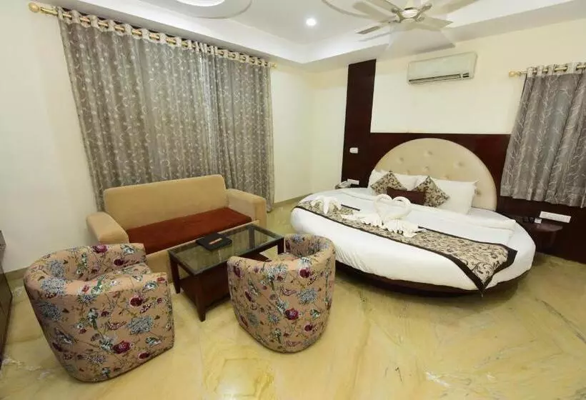 Family Room, Yois