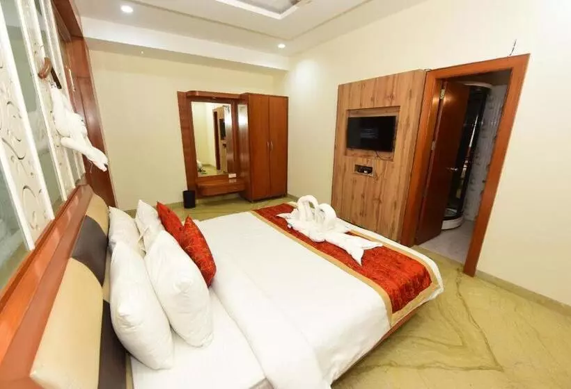 Family Room, Yois