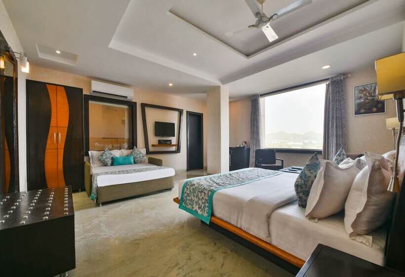 غرفة عائلية, Yois