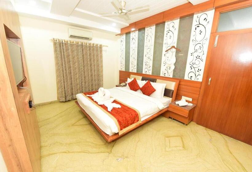 غرفة عائلية, Yois