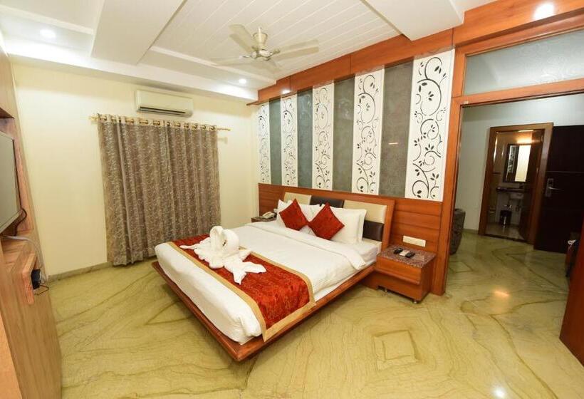 غرفة عائلية, Yois