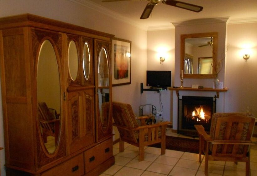 חדר דלוקס, Red Mountain House