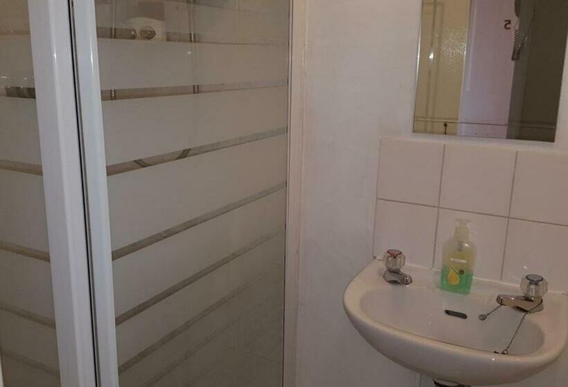 Номер Стандарт, The Red House