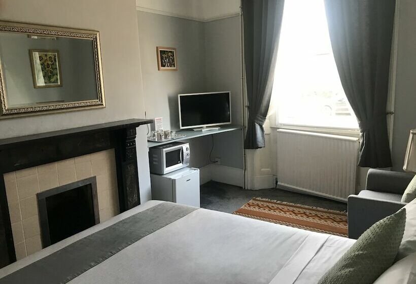 Номер Deluxe, The Red House