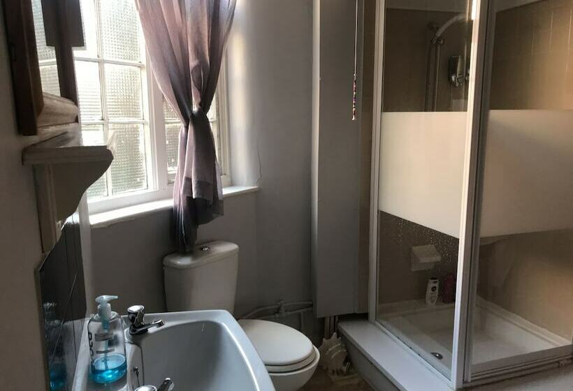 Номер Deluxe, The Red House