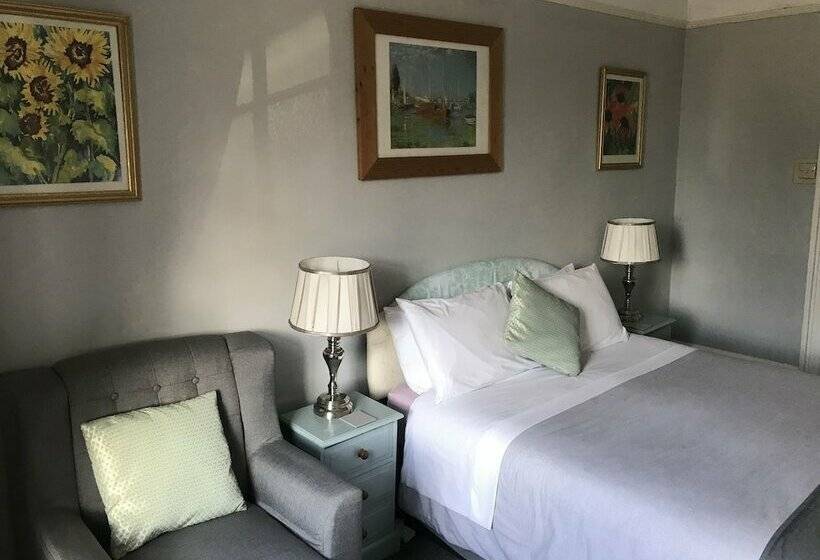 Номер Deluxe, The Red House